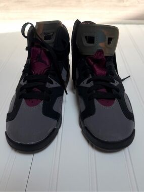 Jordan Kids High-Top Sneakers in Gray, Black and Burgundy